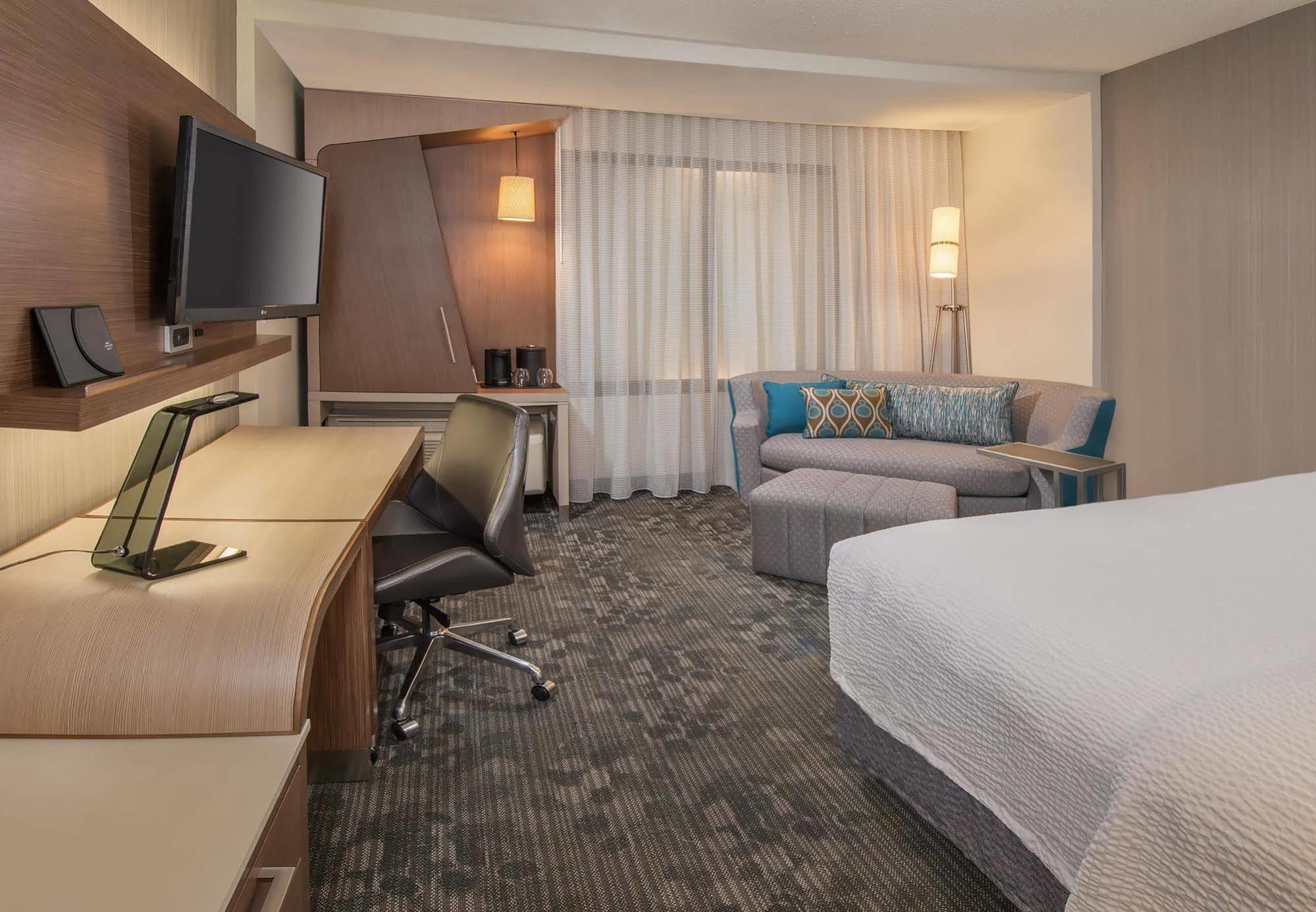 Courtyard By Marriott Fayetteville Fort Liberty - Spring Lake Εξωτερικό φωτογραφία
